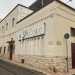Prima di entrare una curiosit. La chiesa dello Spirito Santo  dotata di una cinema: si tratta del Piccolo, aperto nel 1999 in via Giannone